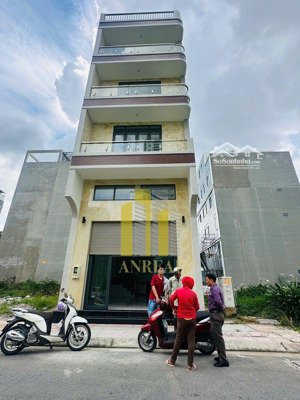 toà nhà mới xây 4 lầu 7 phòng wc riêng - thang máy giá 39 triệu/th