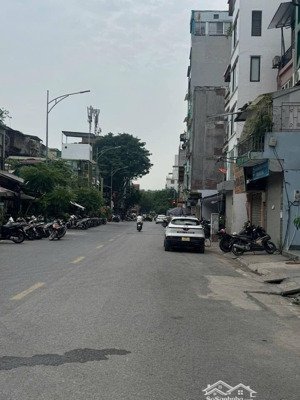 nhà đẹp lung linh phố trung phụng 50m*4t*9t tiện ích trung tâm. nhà hiếm trong phân khúc giá.