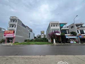 bán nhà riêng 102m2 4 tầng mặt phố đối diện cổng trường thcs tân mỹ, p.tân mỹ, tp. bắc giang