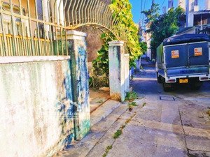 nhà 2 tầng củ chi, hẻm ô tô vi vu * cách biển hòn chồng: 700m giá: 6,6 tỷ