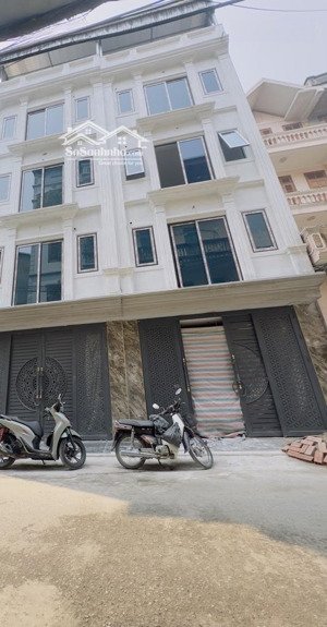 phạm văn đồng - 46m2 x 5 tầng - ô tô đỗ cửa - kinh doanh - ngõ thông - sát tây thăng long.