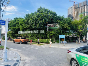 bán lô góc 2 mặt tiền đường phạm văn đồng &hoàng bích sơn dt 682m2 cách biển 400m trung tâm du lịch