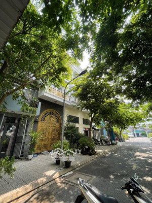bán nhà phố đẹp 4,2m x17m.xây 1 lửng ,3 lầu hẻm trước nhà 12m có vỉa hè.phường thới an.q12.