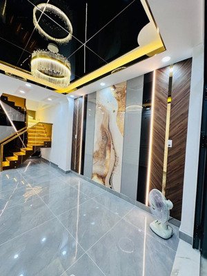 nhà đẹp 2 tầng 3pn - 45,6 m2 (3,05 x 15) - tôn đản. 4,9 tỷ