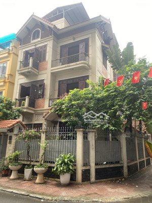 bán cắt lỗ biệt thự lô góc mỹ đình dt 145m2 x 4 tầng , mt 9m , giá 290 triệu/m , lô góc , vỉa hè kd