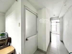 cho thuê nguyên tầng 50m2 2pn ntcb balcon 4ng3xe ngay gần đh bách khoa, đh kinh tế ueh q10