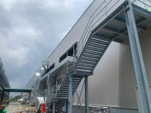 cho thuê xưởng 90.000m2 thuộc huyện hóc môn, tphcm. dt 90.000m2, lh 