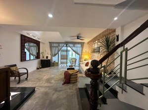 bán nhà khu làng báo chí. 1x tỷ thương lượng