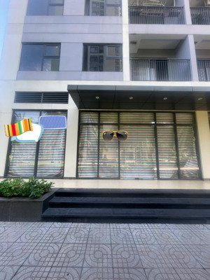bán gấp cắt lỗ căn shop 16.5 tỷ +5% sổ diện tích 85m2,tại vinhomes quận9