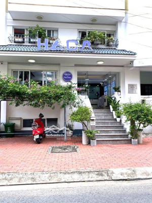 bán nhà hẻm 506 3 tháng 2, quận 10. dt : 4.2 x18m. 3 lầu. giá 19 tỷ