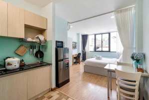 phòng cửa sổ lớn cực thoáng. 30m2, full nội thất ngay điện biên phủ, gần ngã tư hàng xanh