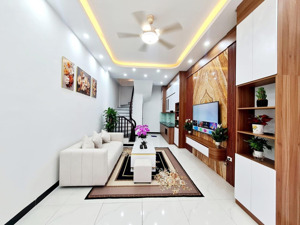 nhà mới kính koong - 2 thoáng - gần phố - ngõ vào nhà 3 gác tránh nhau - trước nhà rộng 3m