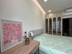 bán căn centery 96m2 full nội thất, tầng 7. nhà ở ngay, vay ngân hàng 70%. giá 7,5 tỷ nhận nhà