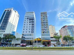 cần bán nhà vị trí đắc địa tiện kinh doanh mặt đường phạm văn đồng . cạnh lô góc lê văn quý