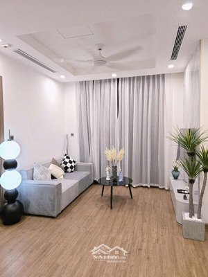 gia đình tôi cần bán căn 2pn 1vs tòa g1 vinhomes green bay với dt: 55,4m2, tầng trung, giá: 4,2 tỷ
