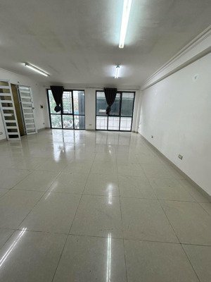 có nhà cho thuê tại phường nghĩa đô, cg. đầy đủ tiện nghi, dt 40m2x5t, giá 18tr