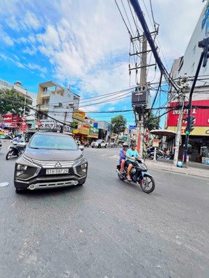 cho thuê tòa văn phòng 5 tầng có thang máy mặt tiền chợ tân mỹ q7