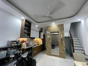 nhà riêng cách 1 nhà ra phố trường chinh quận đống đa. 40m2 x 7 tầng thang máy, chỉ 9.88 tỷ