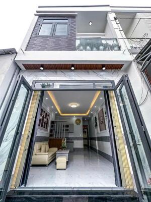 Nhà trệt lầu 3 phòng ngủ 1 phòng thờ - Hẻm 366 đường Cách Mạng Tháng 8