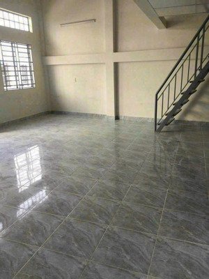 cho thuê kiot 36m2, ngang 6, có gác có thể ở lại, mặt tiền đường đối diện chung cư lê thành tân tạo