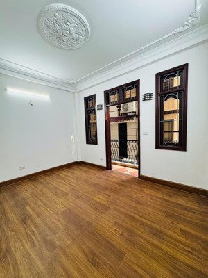 bán nhanh nhà mặt ngõ gần phố - mặt tiền vuông rộng ô tô con vào nhà