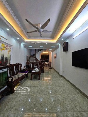 thượng thanh ô tô 4 chỗ đỗ cửa, vài bước ra ngõ chính dt 56m2 4 tầng 6.65tỷ