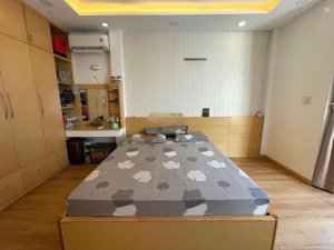 bán nhà mặt tiền tôn đản 2 lầu 3 phòng ngủ quận 4