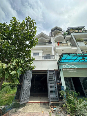 chủ kẹt tiền cần bán gấp căn nhà tâm huyết phú hồng thịnh 6. giá 4tỷ850 thương lượng mạnh