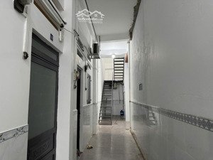 căn hộ dịch vụ mt đường hàng tre 6*30m 1t2l 24p có thang máy, hệ thống pccc