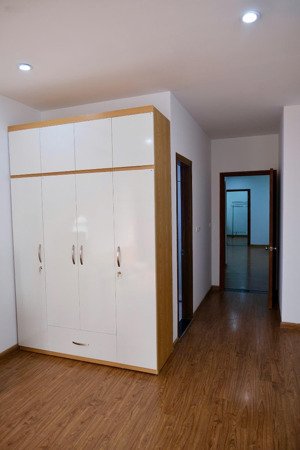 cần tiền bán gấp căn hộ 94m2 3 ngủ 2 vệ sinh giá rẻ nhất the pride - la khê - hà đông - hà nội