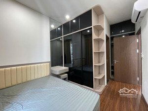 cho thuê căn hộ 2pn2wc rộng 62m2 masteri waterfront với full đồ 11tr/th