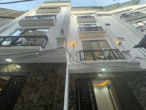 bán nhà phố láng hạ - dt: 33m x 5 tầng x mt: 6.8m - trung tâm ba đình - giá tốt. liên hệ trường lâm