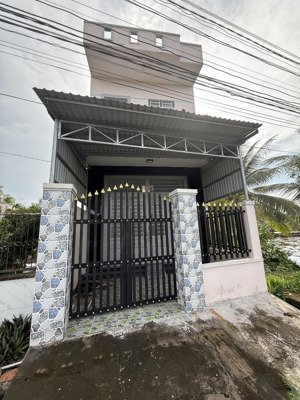 bán nhà 1 trệt 1 lầu 3pn, ngang 4,5m dài 18,5m shr