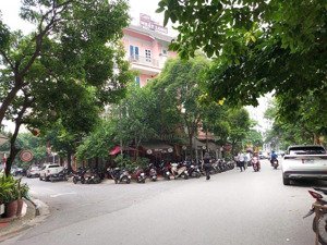 bán gấp liền kề 5t phố nguyễn văn lộc, dt 68m2 x mt 5m, ngõ 3 ô tô tránh, vỉa hè. giá bán: 19.5 tỷ
