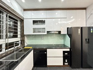 bán căn hộ chung cư n04 thành thái . 62m2 2 ngủ 2 vệ sinh full đồ nội thất giá tốt lh 