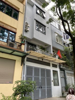 chỉ 1 căn tại văn phú, hà đông có giá 18.1 tỷ 90m2, 5 tầng, mt 4.5m, kinh doanh, vỉa hè, 2 thoáng