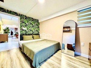 đẹp mê ly, nhanh mới kịp, cạnh phố ẩm thực phan xích long, gần hẻm xe hơi, 45m2 2 tầng 4pn