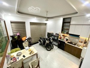 cực 7t thang máy - gần ngã ba vương thừa vũ trường chinh - 9 tỷ 85