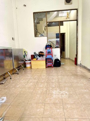 nhà vị trí đẹp, giá tốt, nh định giá 8tỷ5 nay chủ bán nhanh chỉ 7tỷ980, ngay chợ hồ thị kỷ q. 10