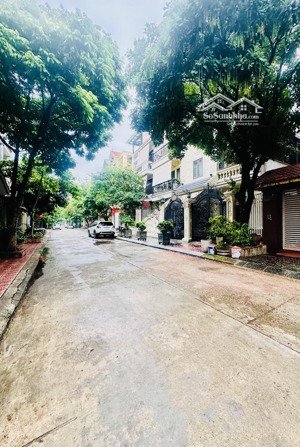 cần bán biệt thự víp mai động ,hoàng mai,đề lừ giáp đường tân mai,giáp phố lớn,khu víp,ở kinh doanh