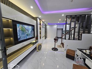 trung tâm đống đa nhà đẹp ở ngay, vài bước ra ô tô tránh - đầy đủ công năng - tiện ích