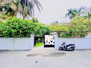 [ Quận 2 ] Cho Thuê Biệt Thự HXH: 6/1/2 Nguyễn Ư Dĩ - 30x34m, 2 tầng