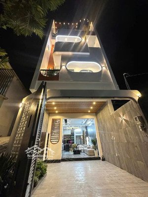 cô lân đi mỹ bán nhà gần ngã sáu cộng hòa. đường trần phú-p4-q5. cho thuê 27tr. giá 3tỷ860/82,5m2