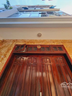 bán hoặc cho thuê nhà riêng, 5 tầng, phố đại từ. chấp nhận trung gian, môi giới.