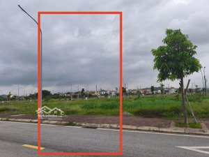 bán 3 lô đất nền liền nhau, tổng 210m2/3 lô. giá siêu rẻ chỉ 1,550 tỷ/lô