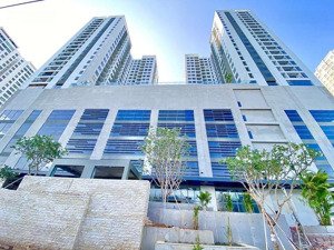 chuyên cho thuê căn hộ central premium quận 8 * diện tích 31m2 nhà trống có máy lạnh, giá thuê 8tr