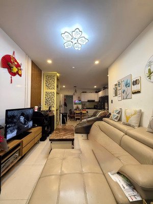chính chủ gửi bán lại căn 81m2 3pn 2wc giá 2tỷ5 (tặng kèm ít nội thất, bao vat)