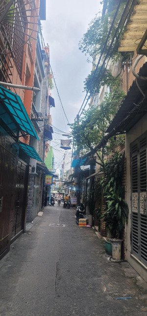 chính chủ cho thuê nhà nguyên căn quận 4 - ngay chợ - 3pn - 4 tầng - full nội thất - giá 18 triệu