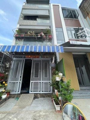 3,5 tỷ còn 3,3 tỷ. bán nhà 64m2 lý thường kiệt, q10 gần bưu điện phú thọ. xây 1 trệt 2 lầu. sổ sẵn