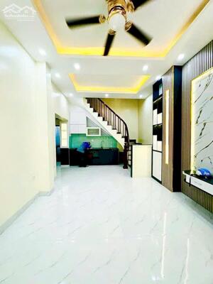 Bán nhà Thuỵ Khuê 42m2 nhà đẹp ngõ to thoáng mặt tiền rộng 9.5 tỷ